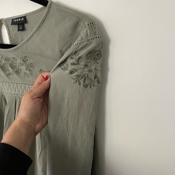 Torrid Peasant top - Picture 4 of 4